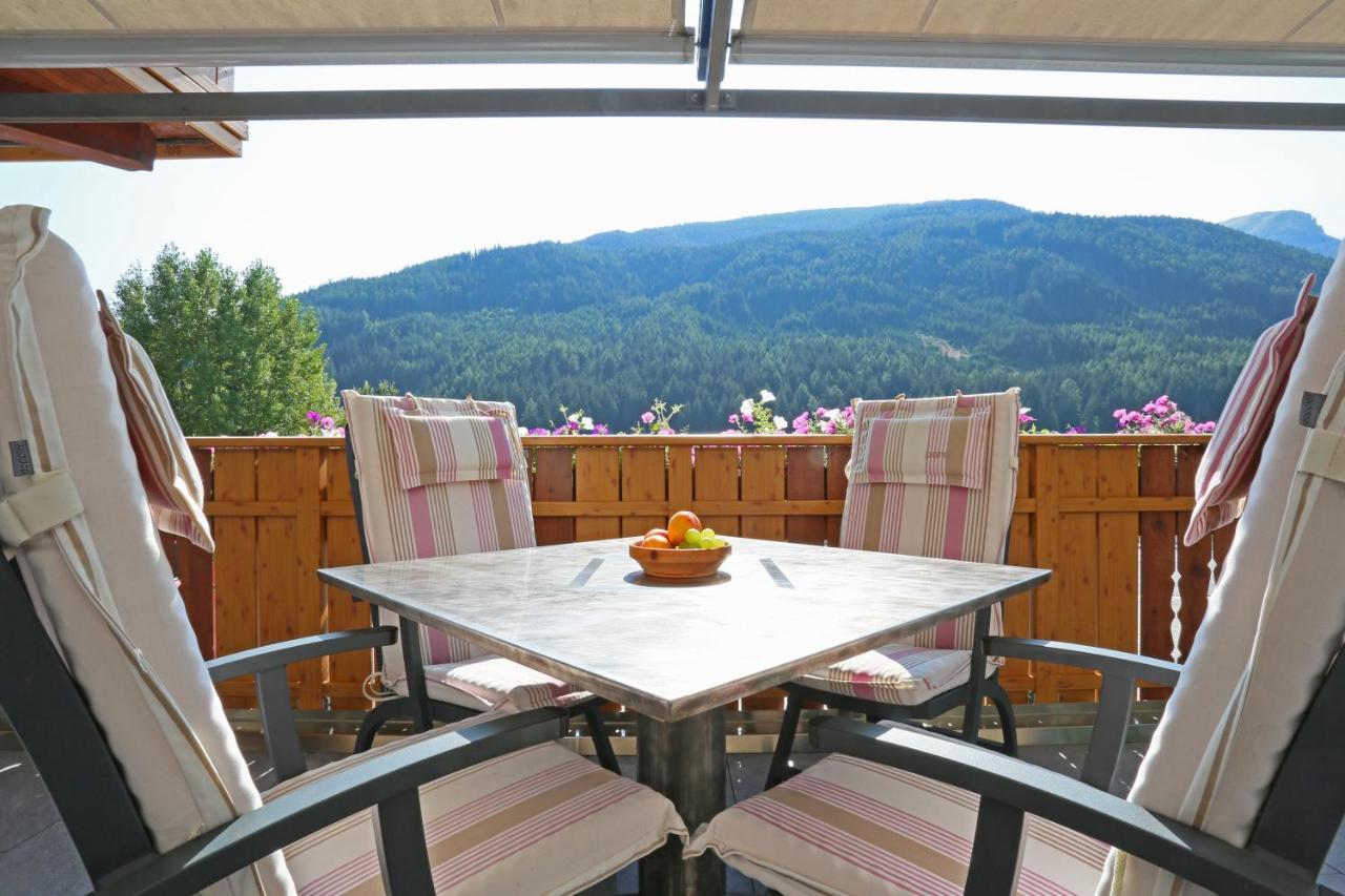 Pension Alpenhof B&B コッレ・イザルコ エクステリア 写真