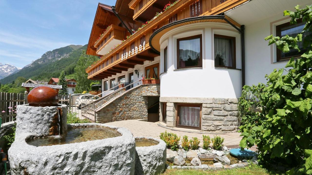 Pension Alpenhof B&B コッレ・イザルコ エクステリア 写真