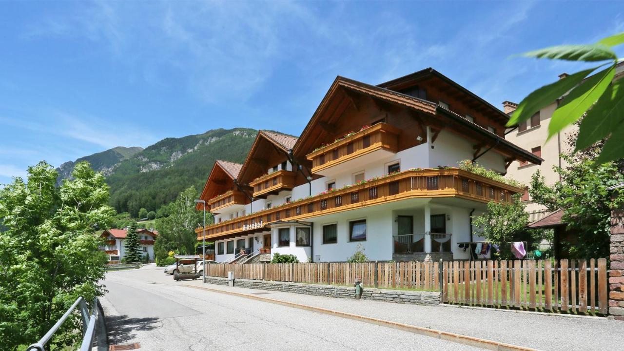 Pension Alpenhof B&B コッレ・イザルコ エクステリア 写真