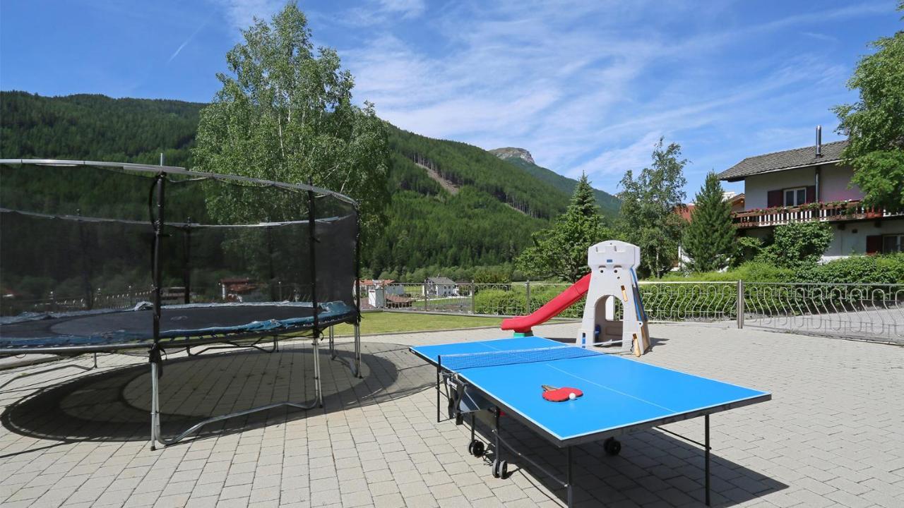 Pension Alpenhof B&B コッレ・イザルコ エクステリア 写真