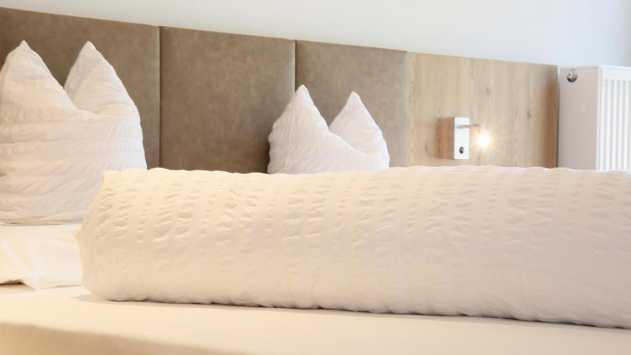 Pension Alpenhof B&B コッレ・イザルコ エクステリア 写真