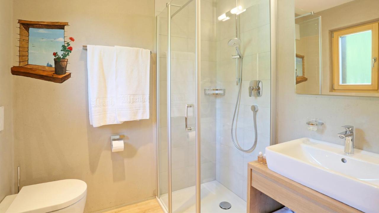Pension Alpenhof B&B コッレ・イザルコ エクステリア 写真